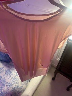 Nike Women’s Peach/Pink Short Sleeve Athletic Tee